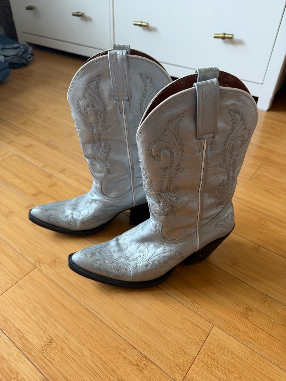 Vintage Western Leather Cowboy Boots Silver Embroidered Size 8.5 Made in Mexico